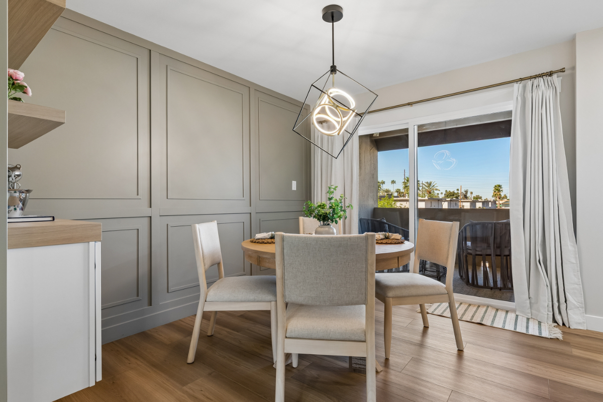 Fully Furnished 2b/2b Condo in Arcadia