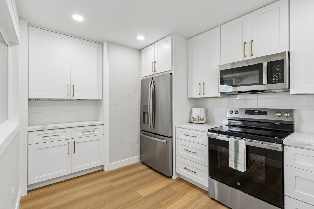 Fully Furnished 2b/2b Condo in Arcadia - Photo 4