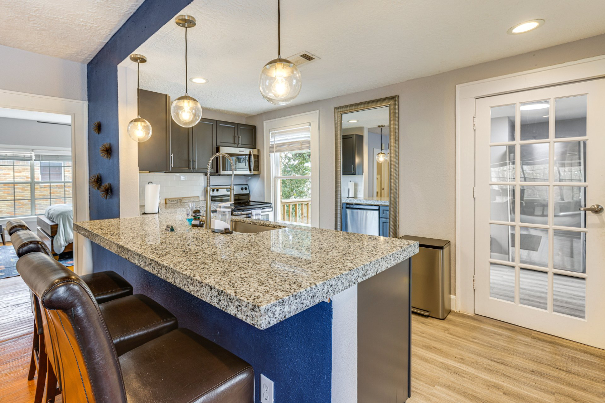 1822 Rosedale St, Unit Upstairs - Photo 2