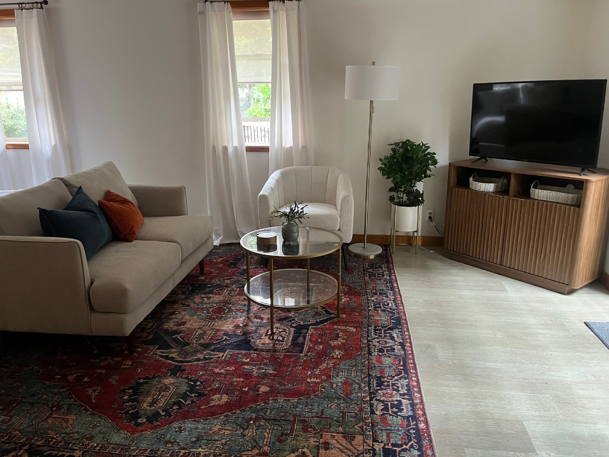 Charming Private Guest House with Garden Views, Patio & Prime Laurel Canyon Location Near Transit and Top LA Destinations - Photo 2
