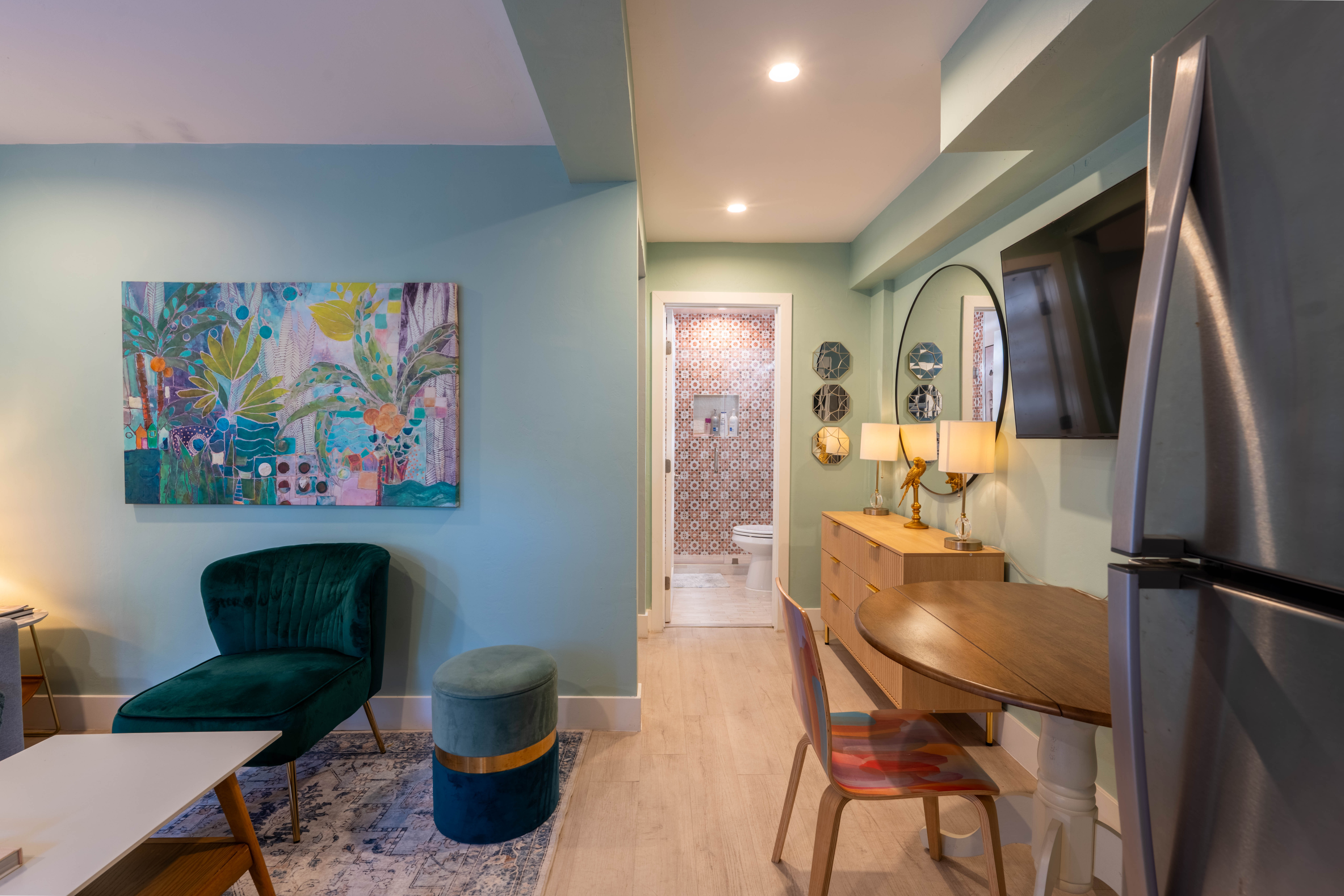 Hillcrest 1-Bedroom with patio, walk everywhere - Photo 4