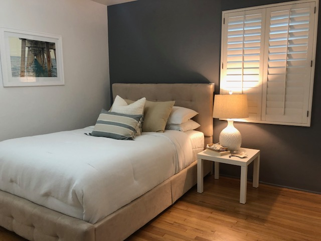 Beautiful and Clean Beach Cottage - Photo 4