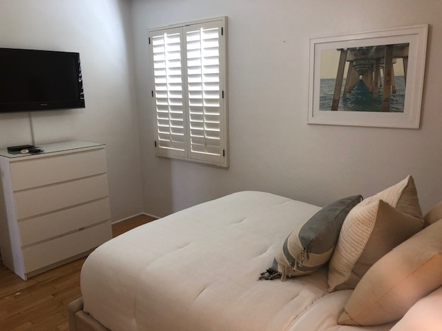 Beautiful and Clean Beach Cottage - Photo 6