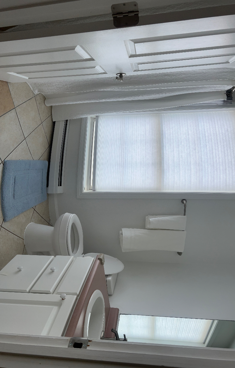 Modern cozy downtown town house - Photo 8