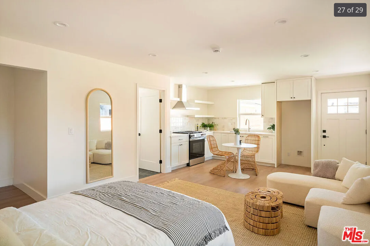 Sunny Brand New Private Boho Studio - Photo 3