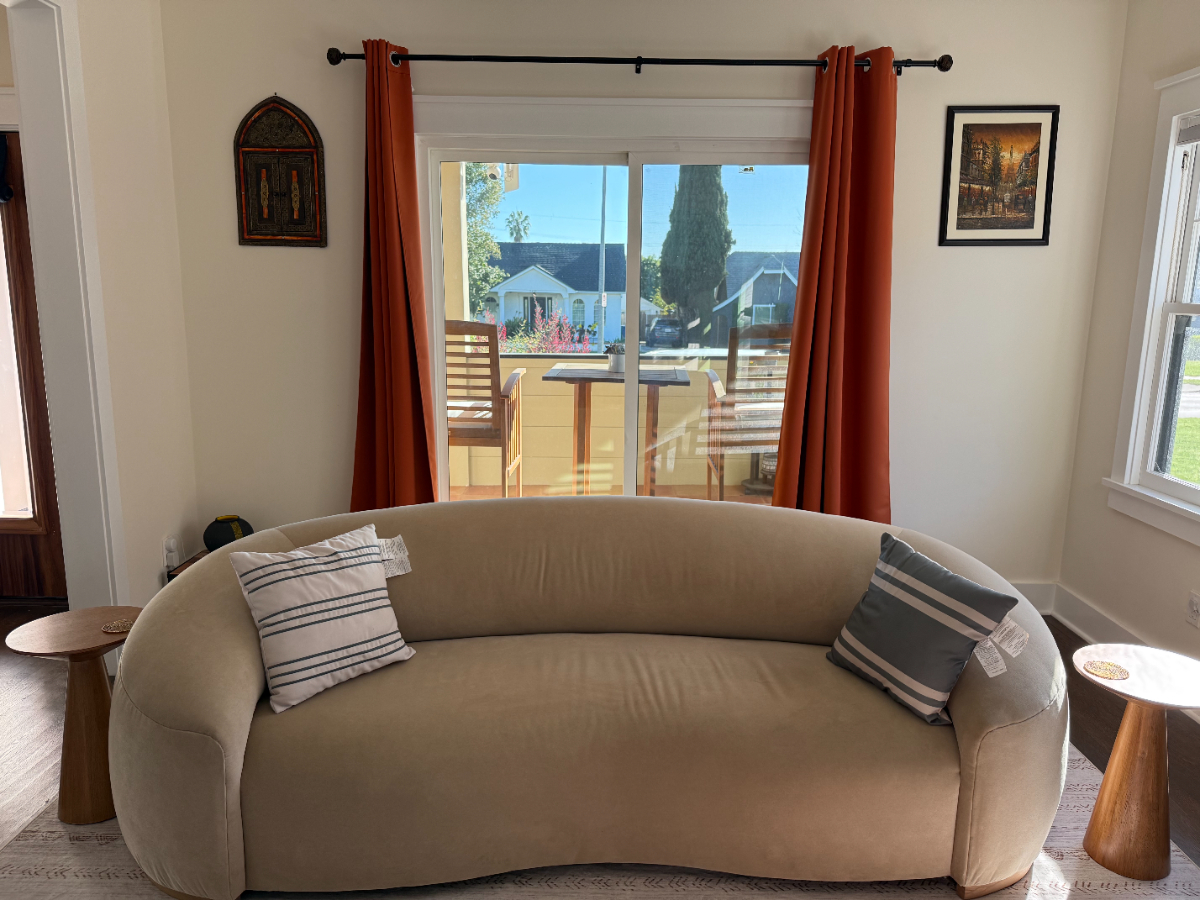 3bd/3ba & Optional ADU. Close to World Cup Stadium - Photo 3