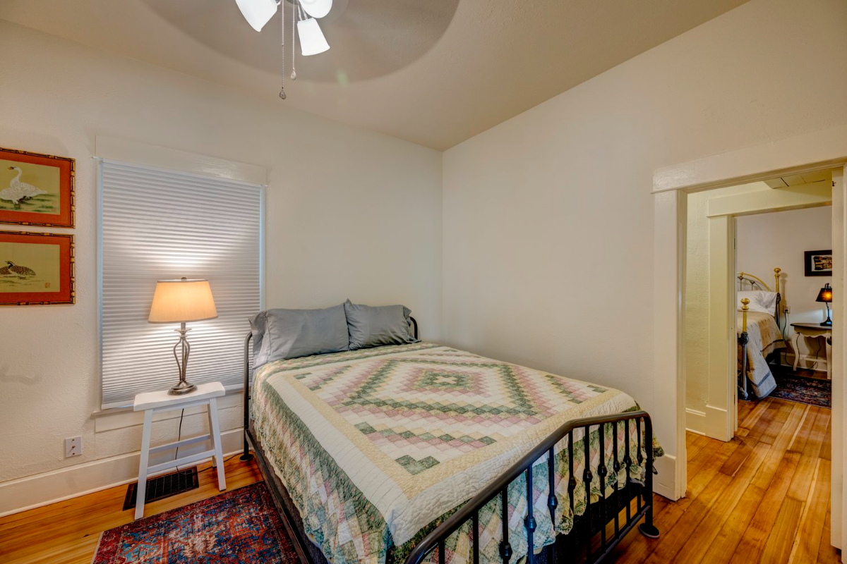 Comfortable Furnished Home Near Downtown with Utilities Included - Photo 11
