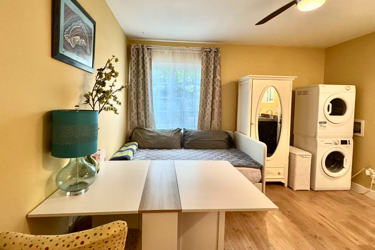 Westlake village private guest unit with kitchen and laundry. - Photo 2