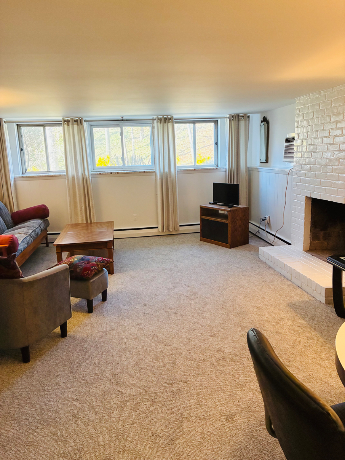 Spacious & Comfortable First Floor Apartment - Photo 7