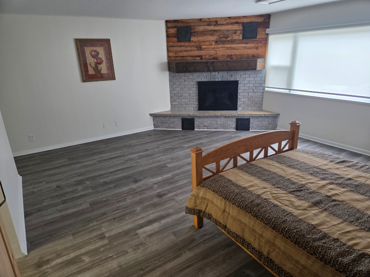 Private Second-Floor Master Bedroom in Quiet, Shared Home - Photo 3