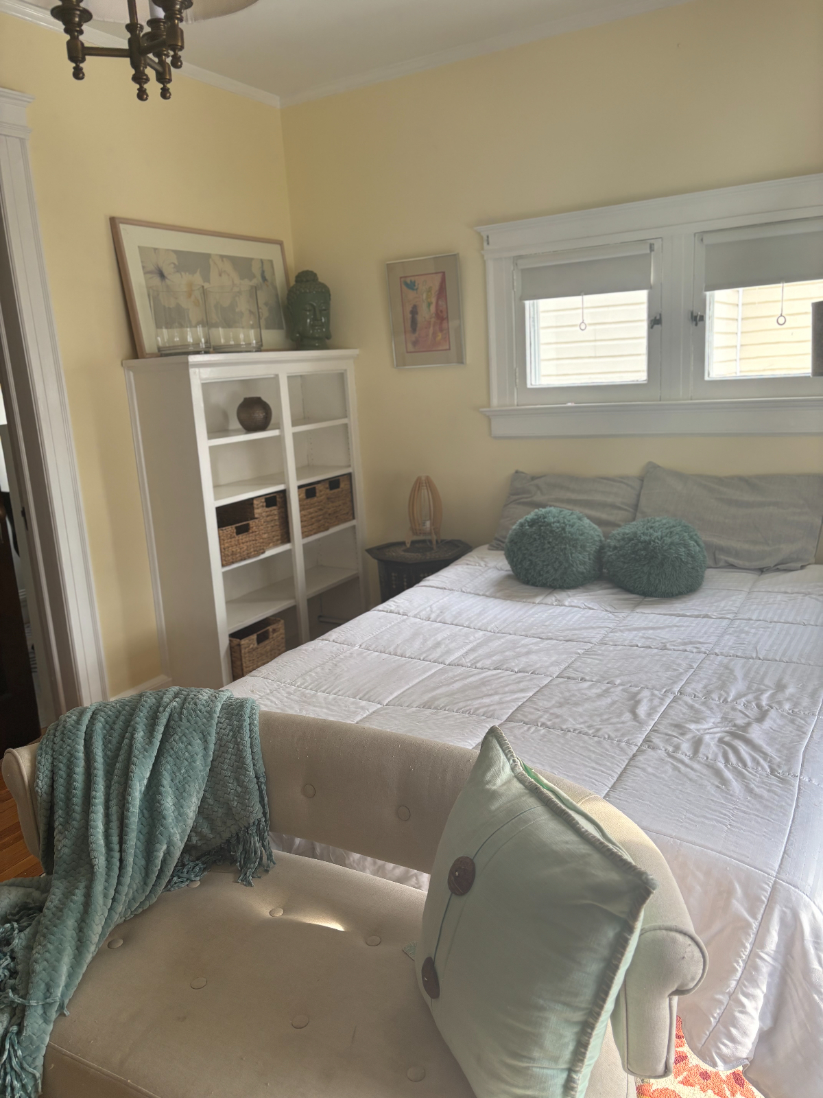 Large Bedroom available in large home - Photo 2