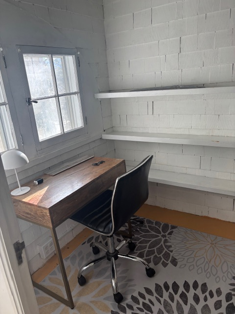 Large Bedroom available in large home - Photo 6