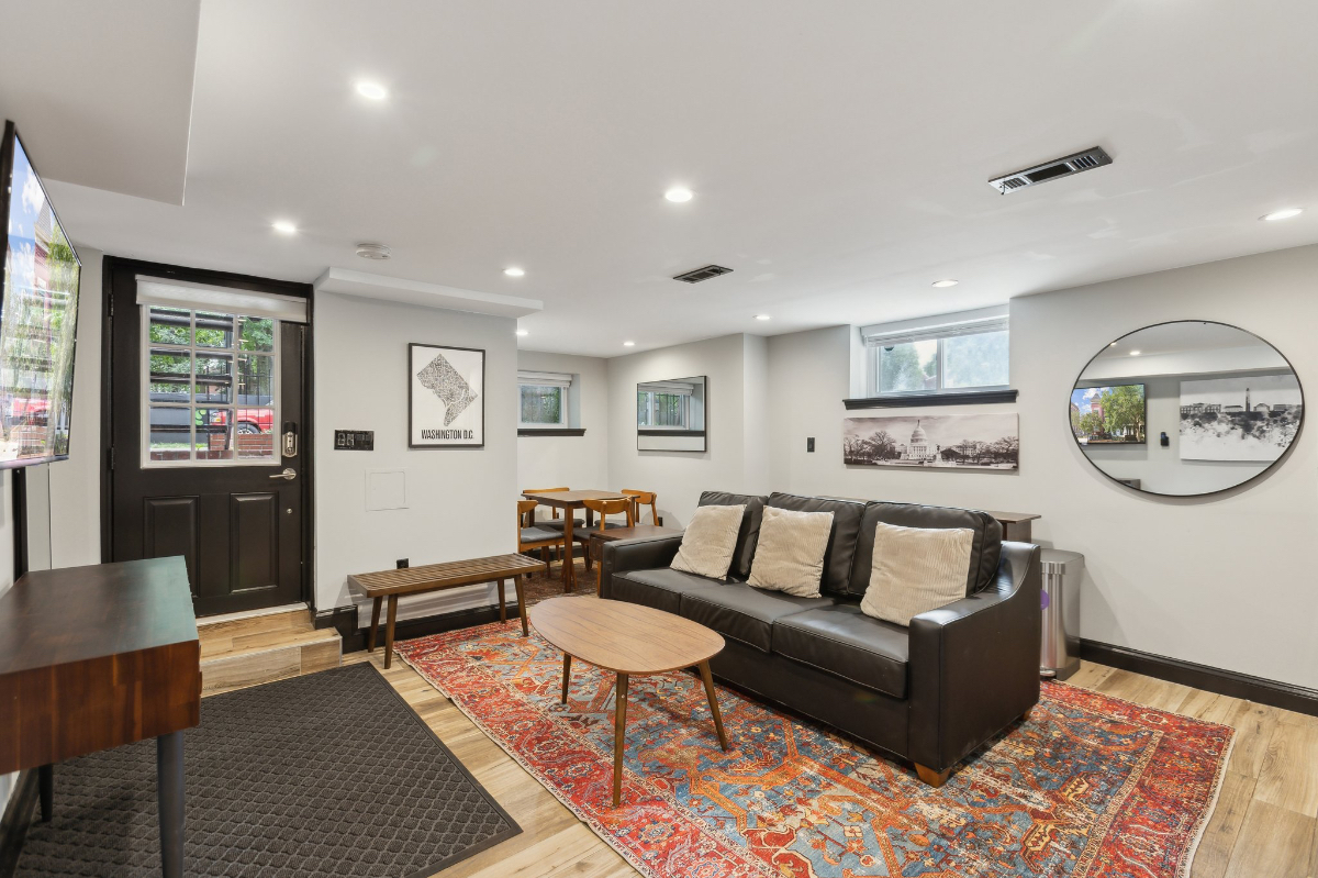 Luxury Spacious 2BR 1BA in the Heart of DC - Photo 1