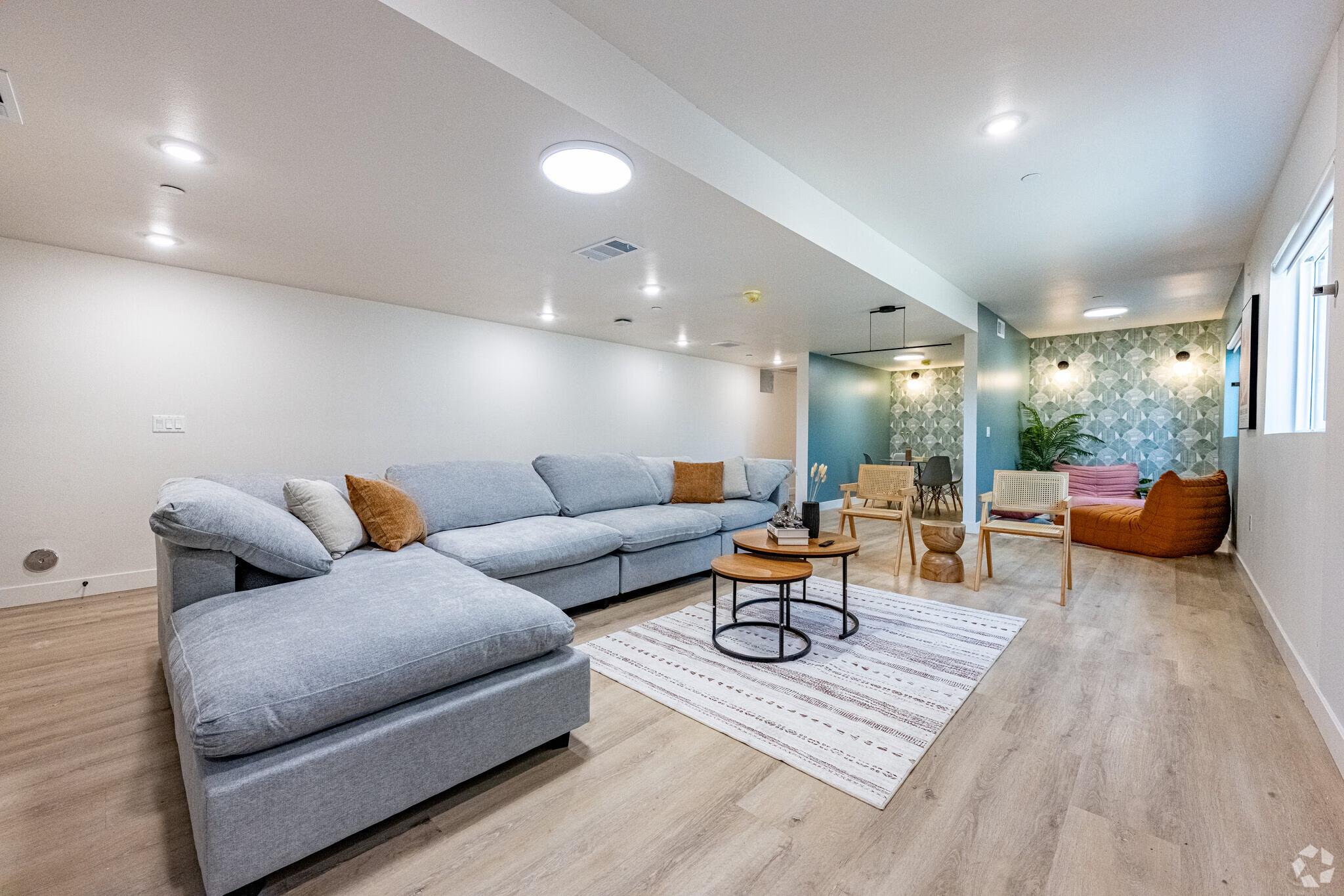 Modern Private Suites in East Hollywood - Photo 3