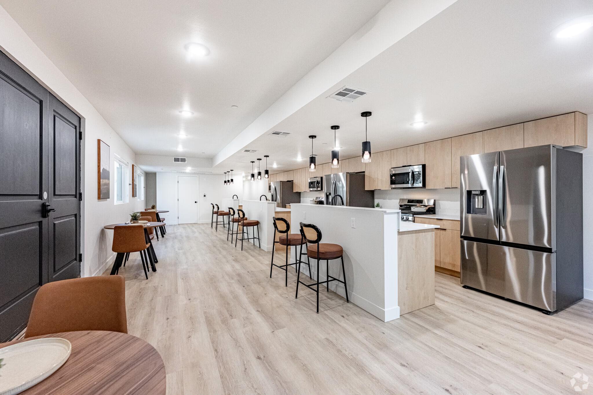 Modern Private Suites in East Hollywood - Photo 1