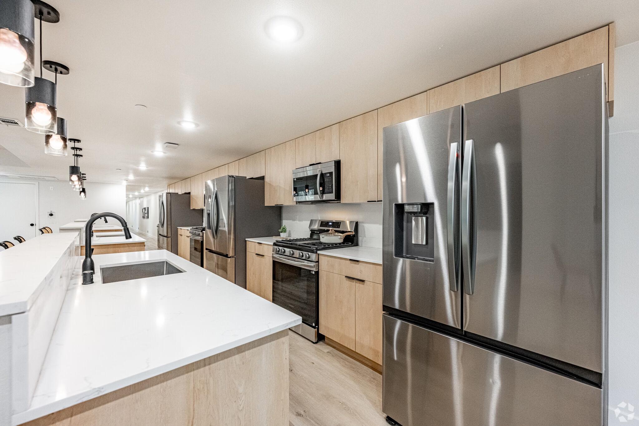 Modern Private Suites in East Hollywood - Photo 5