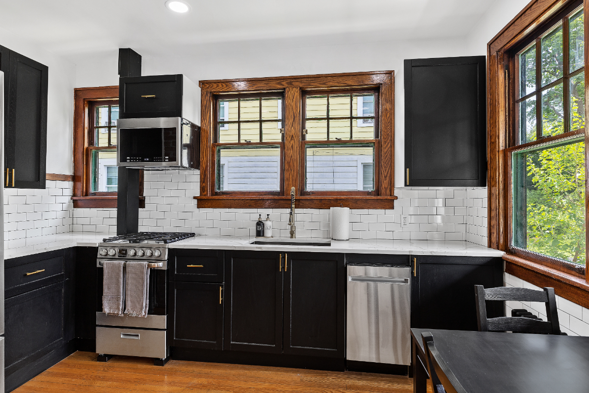 Newly Renovated Gem in Melrose - Pet Friendly - Photo 4