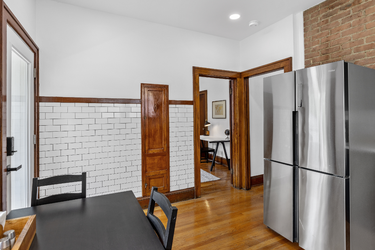 Newly Renovated Gem in Melrose - Pet Friendly - Photo 5