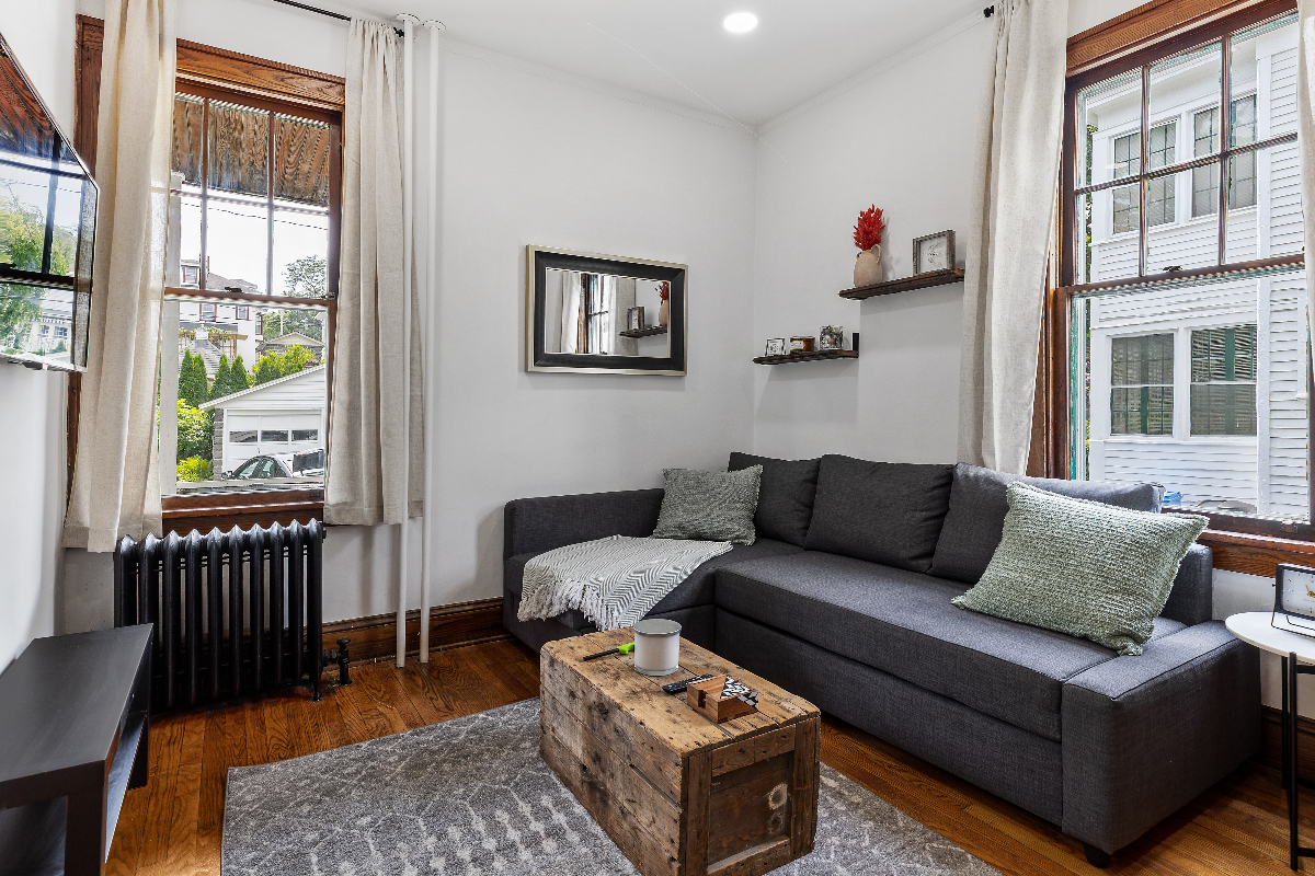 Newly Renovated Gem in Melrose - Pet Friendly - Photo 9