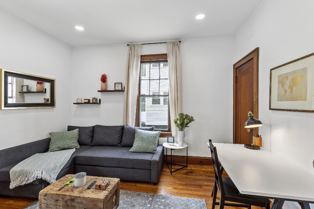 Newly Renovated Gem in Melrose - Pet Friendly - Photo 10