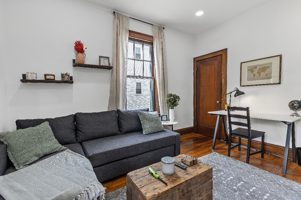 Newly Renovated Gem in Melrose - Pet Friendly - Photo 12