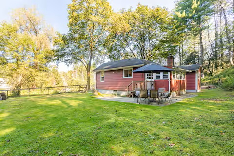 red house at the edge of the woods - Photo 6