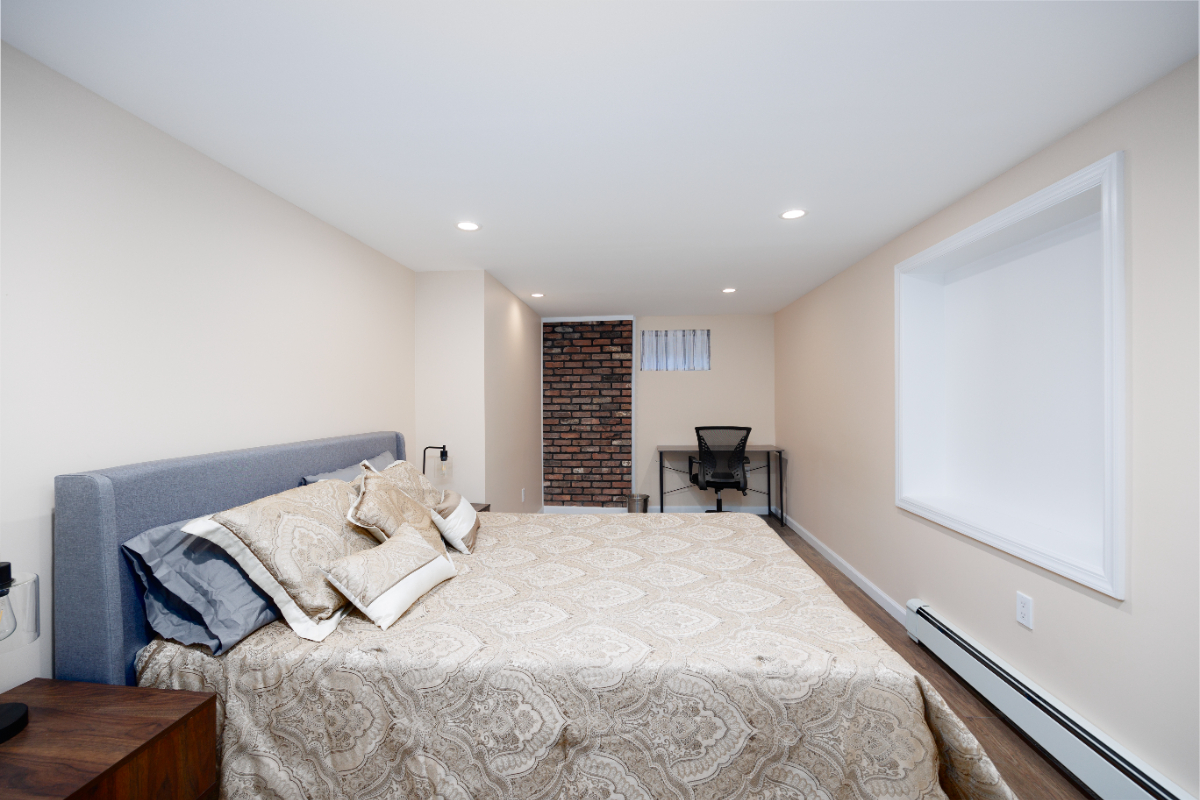 One Bedroom Apartment in a Great Location. - Photo 2
