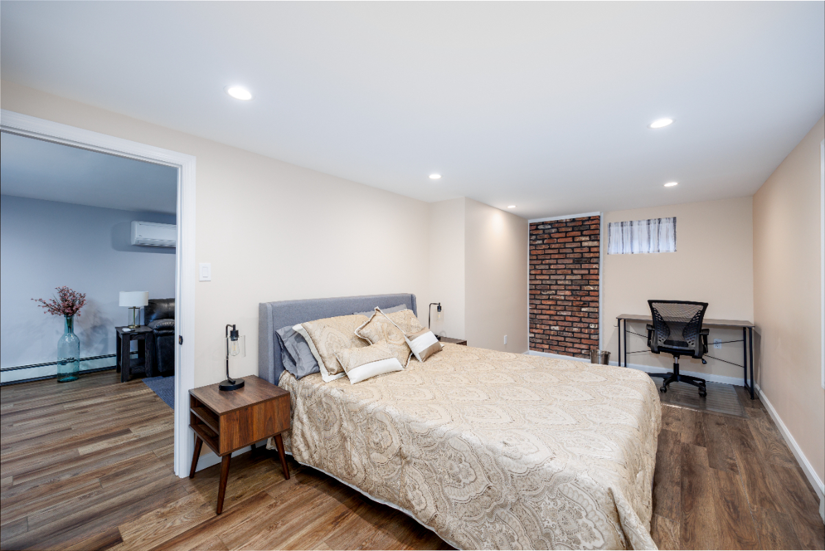 One Bedroom Apartment in a Great Location. - Photo 4