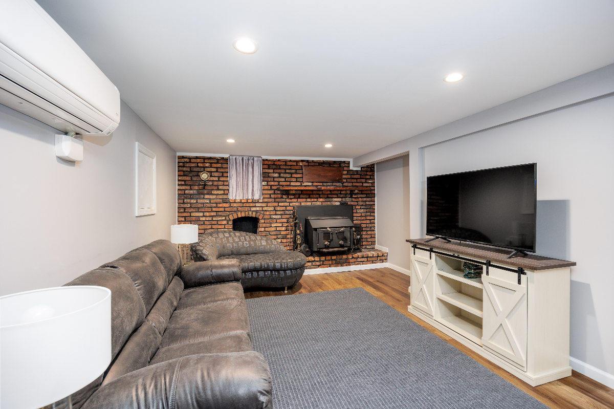 One Bedroom Apartment in a Great Location. - Photo 6