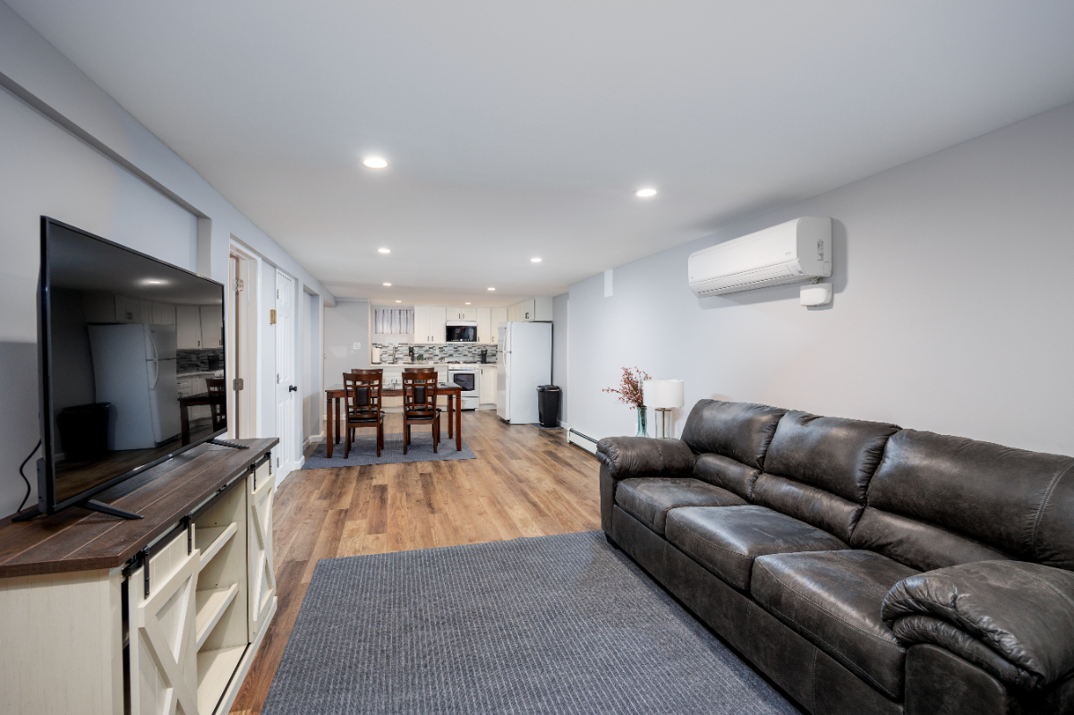 One Bedroom Apartment in a Great Location. - Photo 7