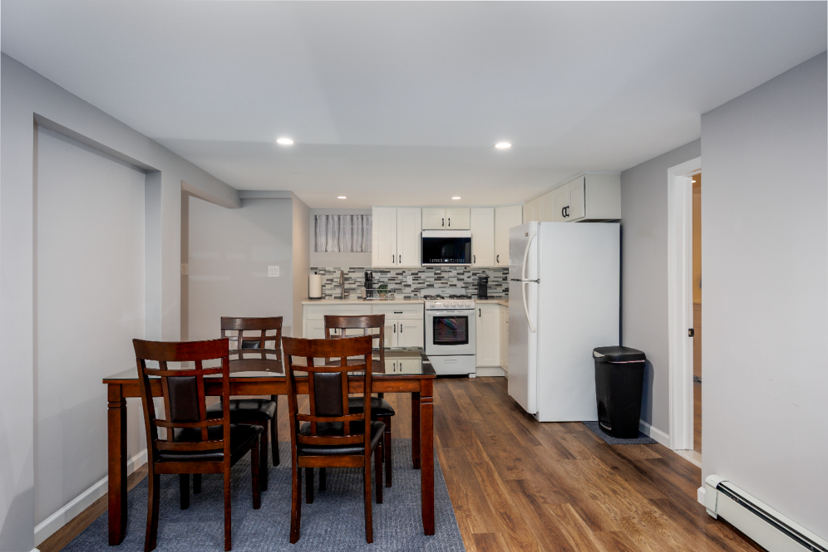 One Bedroom Apartment in a Great Location. - Photo 1