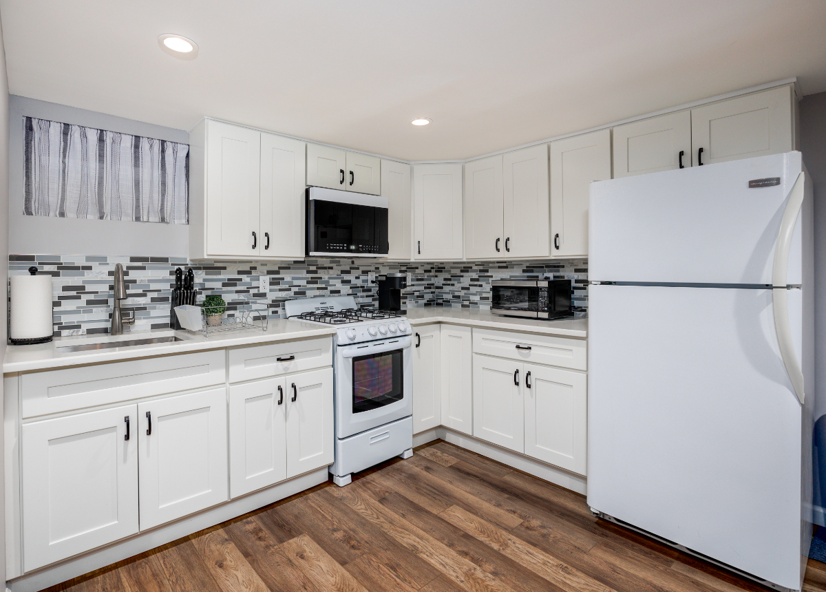 One Bedroom Apartment in a Great Location. - Photo 8