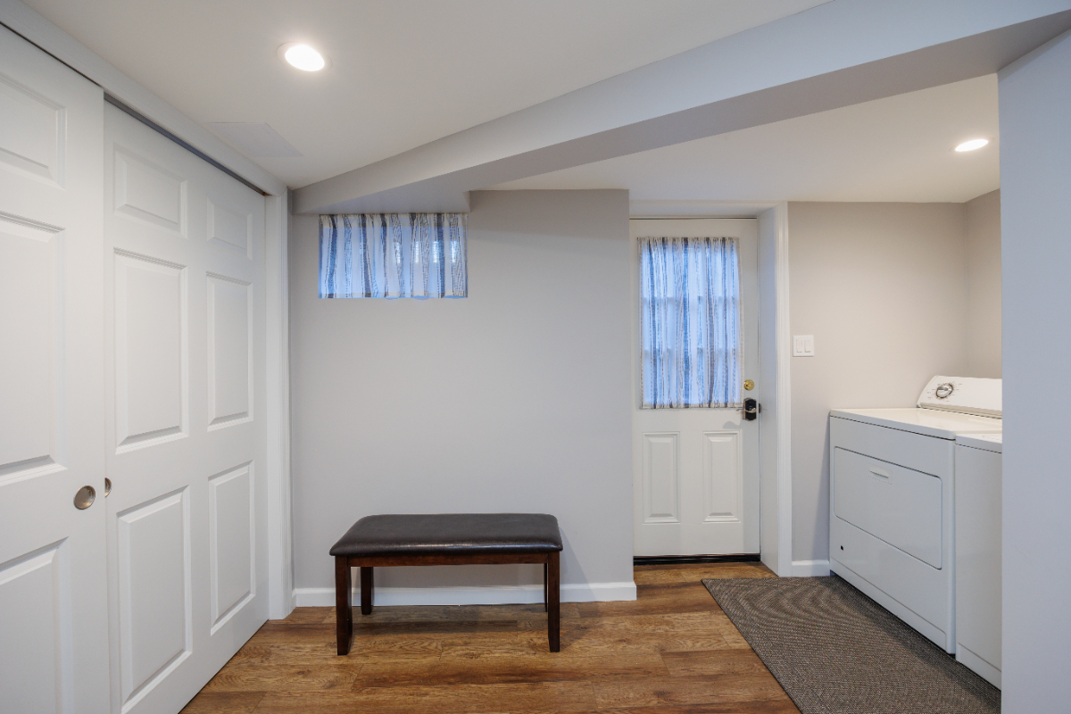 One Bedroom Apartment in a Great Location. - Photo 9