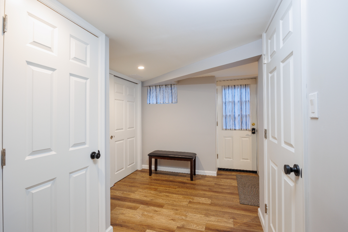 One Bedroom Apartment in a Great Location. - Photo 12