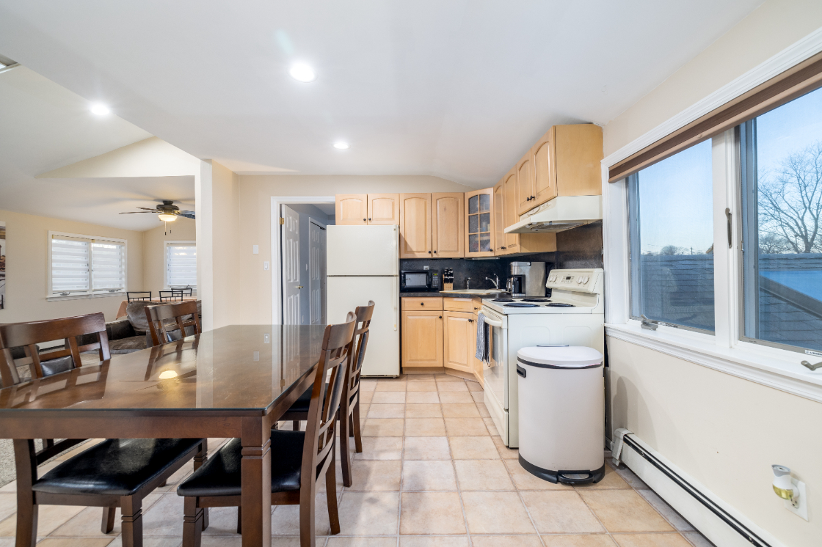 One Bedroom Apartment in a Great Location. - Photo 2