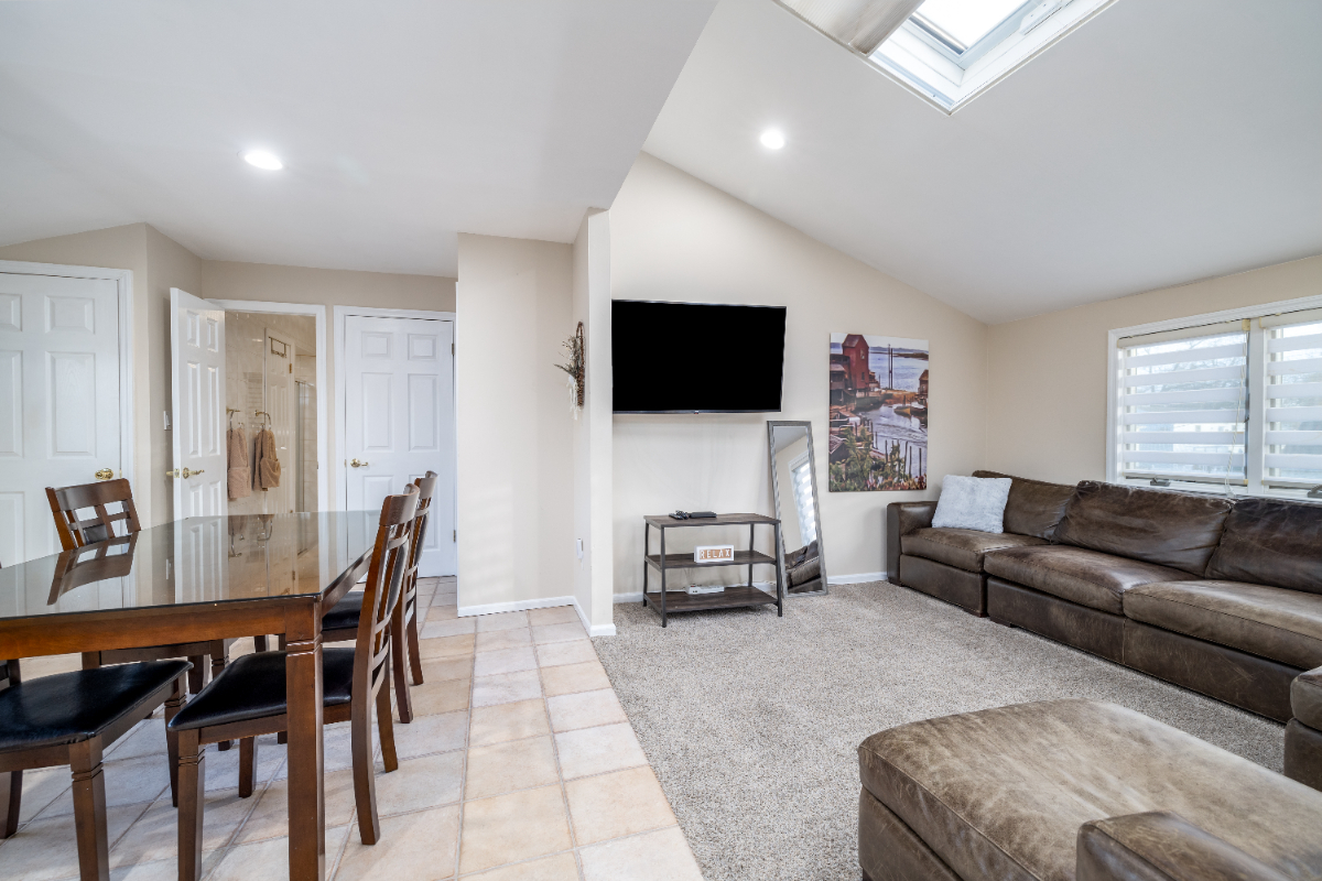 One Bedroom Apartment in a Great Location. - Photo 3