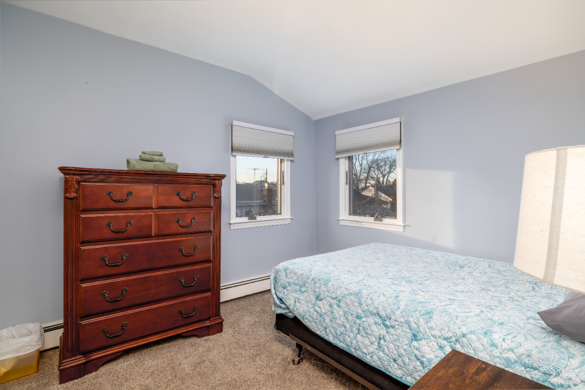 One Bedroom Apartment in a Great Location. - Photo 9