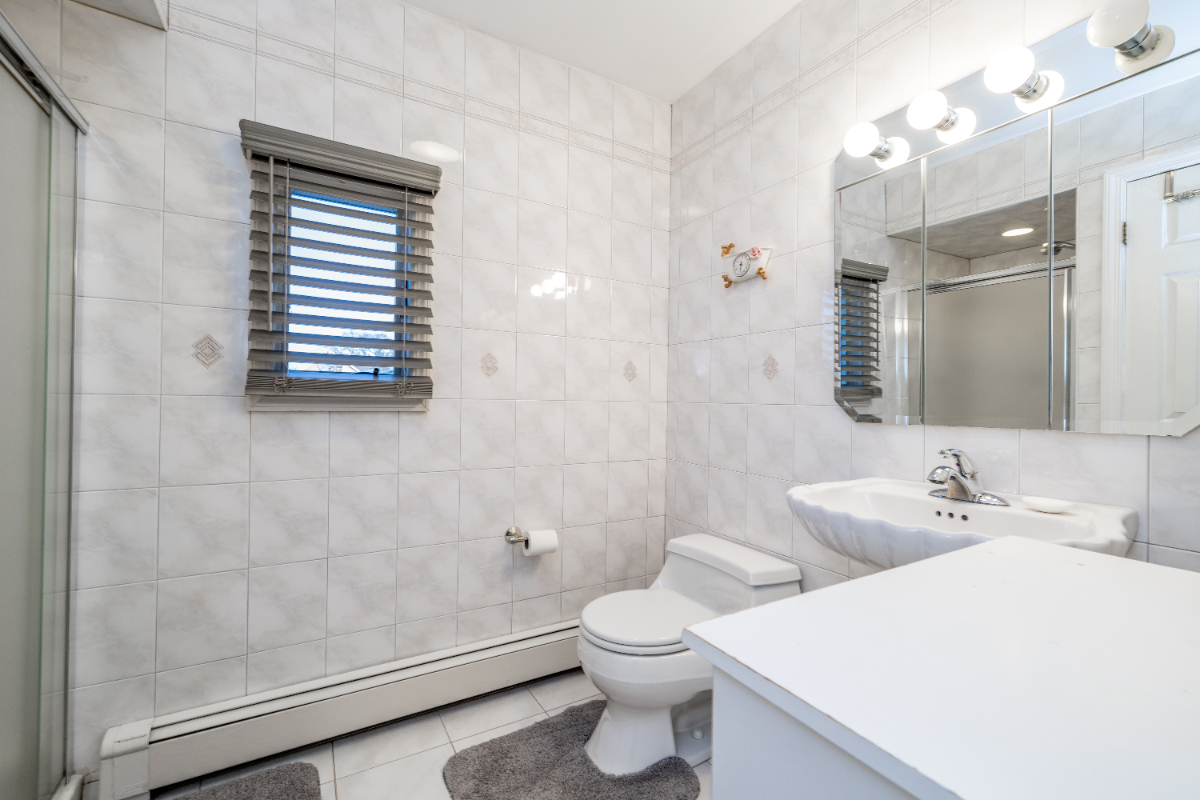 One Bedroom Apartment in a Great Location. - Photo 12