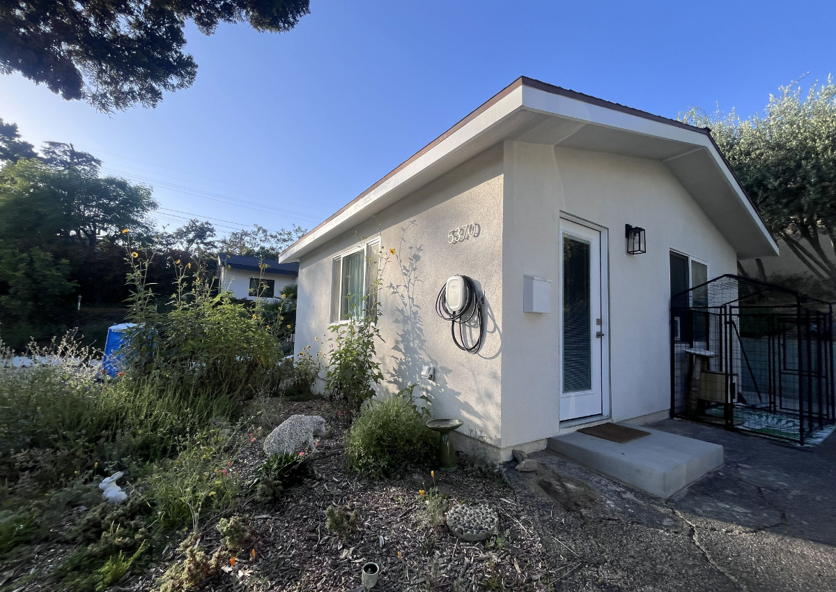 Cute and Comfortable Studio on Quiet Eagle Rock Cul de Sac - Photo 1