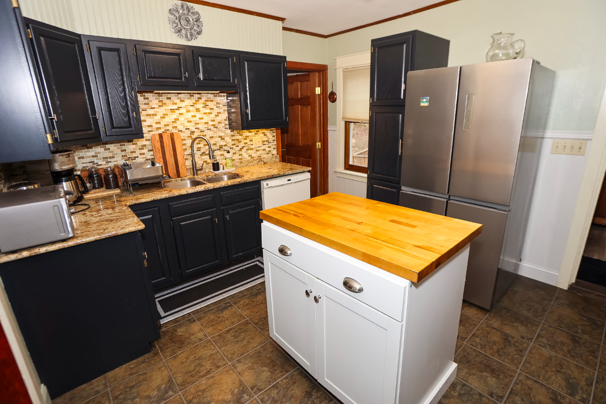 4 BR Oasis Near Hospitals, Downtown and Highways - Photo 1
