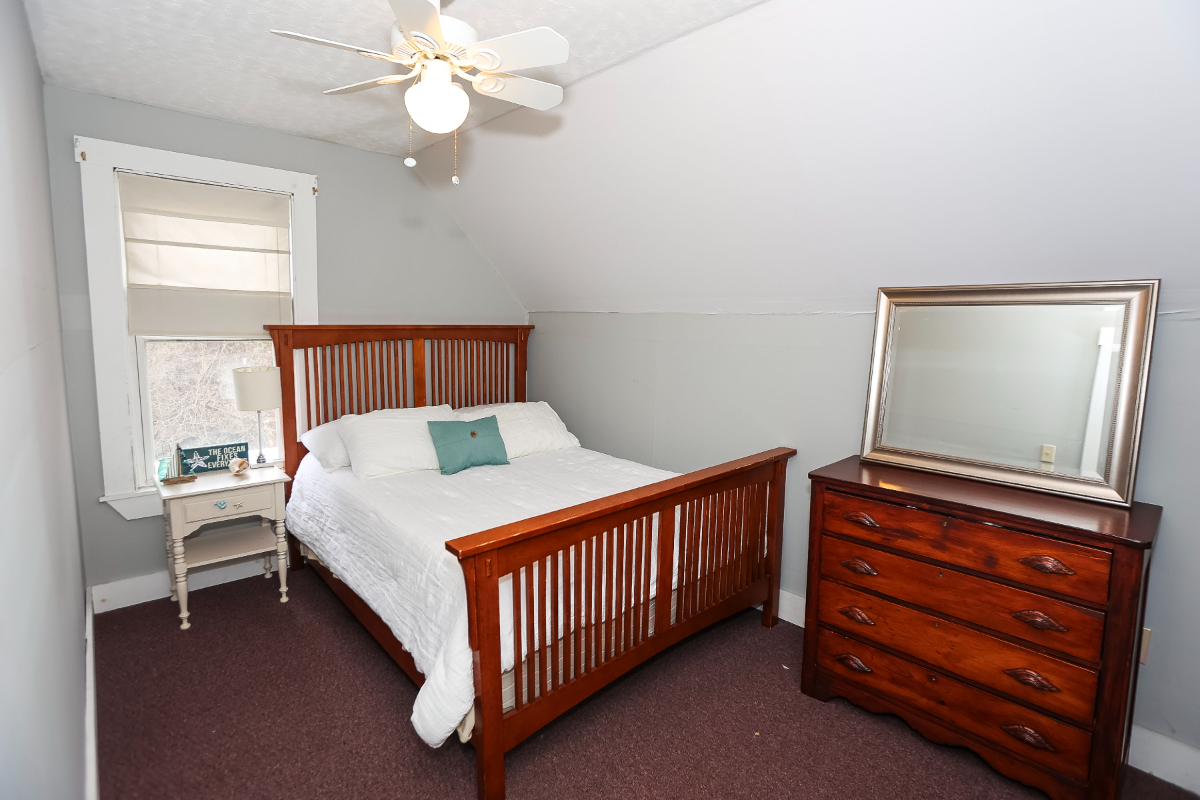4 BR Oasis Near Hospitals, Downtown and Highways - Photo 9