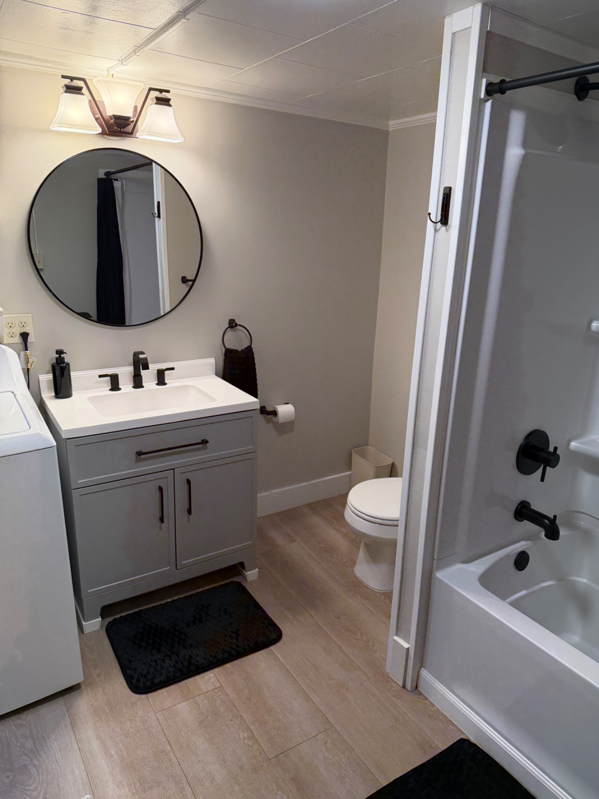 1 Bed 1 Bath Apartment - Photo 2