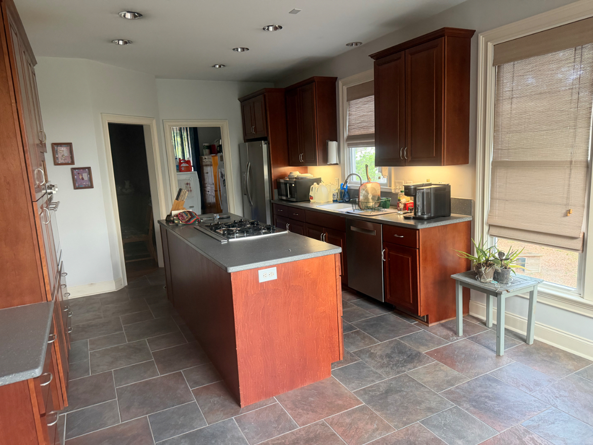 Extra Large Room with Full Storage Setup - Photo 8