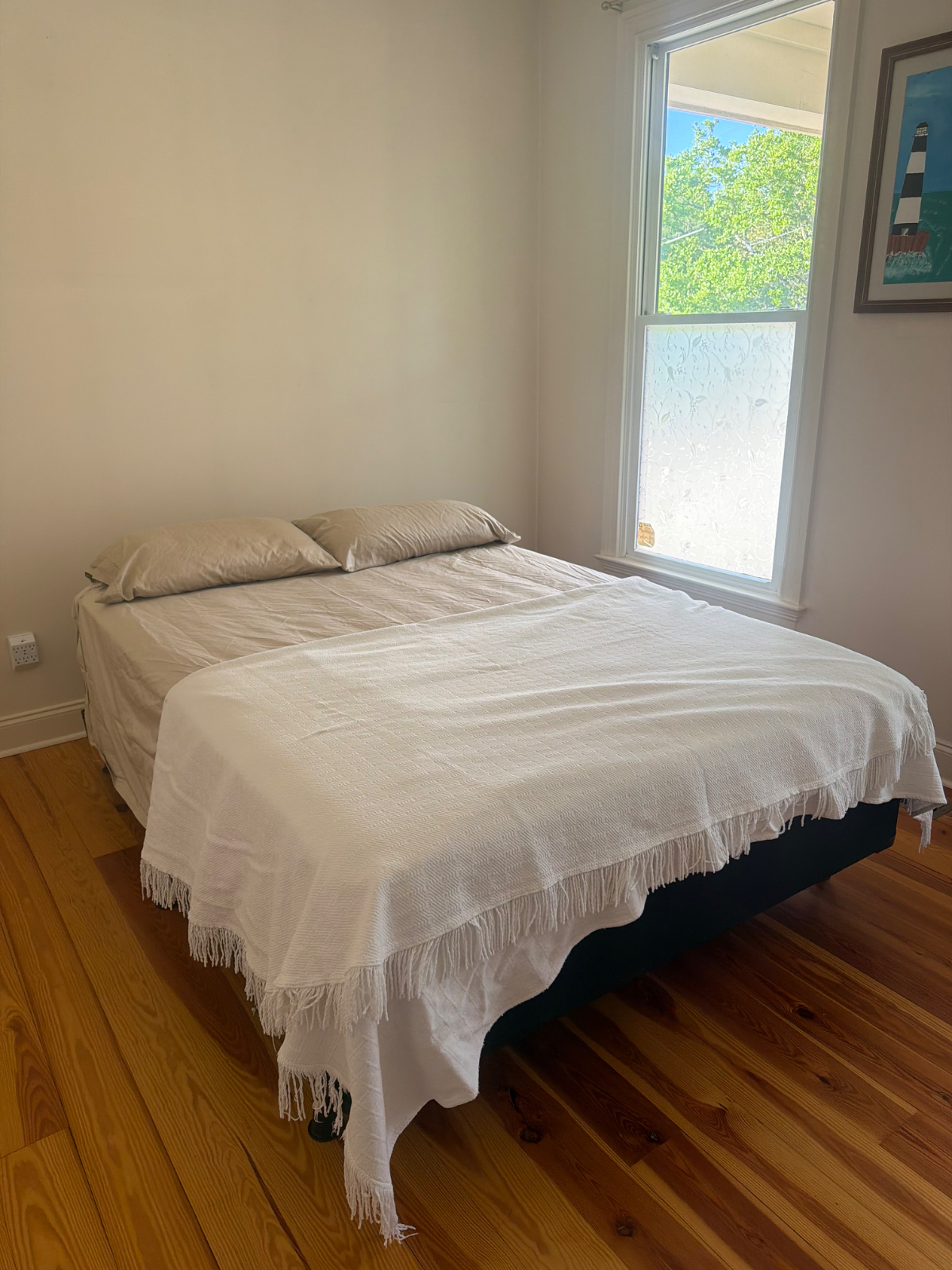 Extra Large Room with Full Storage Setup - Photo 3