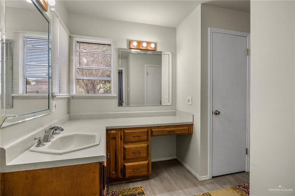 2 Bedroom/2 Bath home - Photo 7