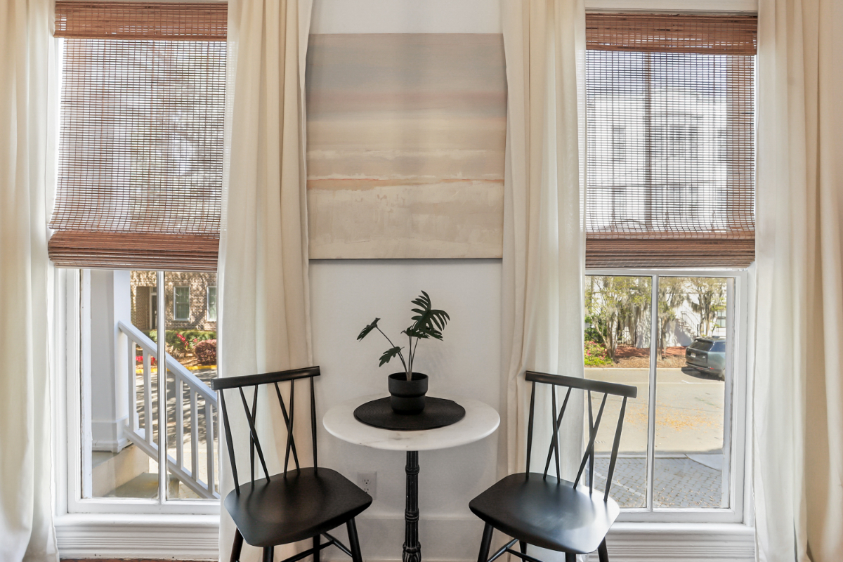 Historic Savannah Parlor Apartment, Centrally Located and Walkable Everywhere - Photo 4