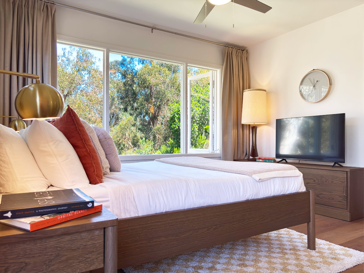 Quiet Canyon-Backed Studio in Walkable Hillcrest-Located near major hospitals, Balboa Park, and the San Diego Zoo - Photo 2