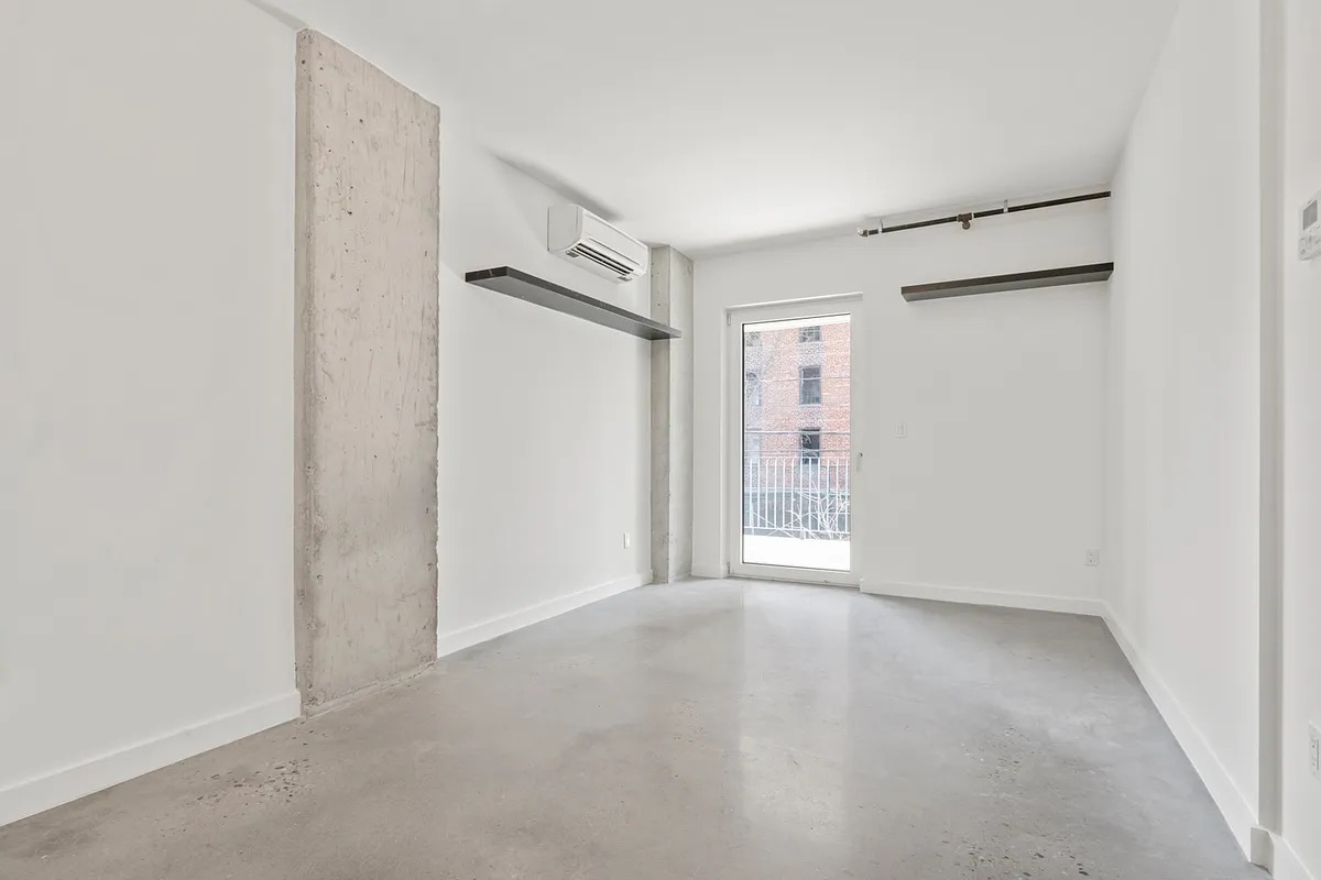 Stylish 2BR Apartment with Private Elevator Entry & Wrap-Around Balcony in Luxury Building with Prem - Photo 9