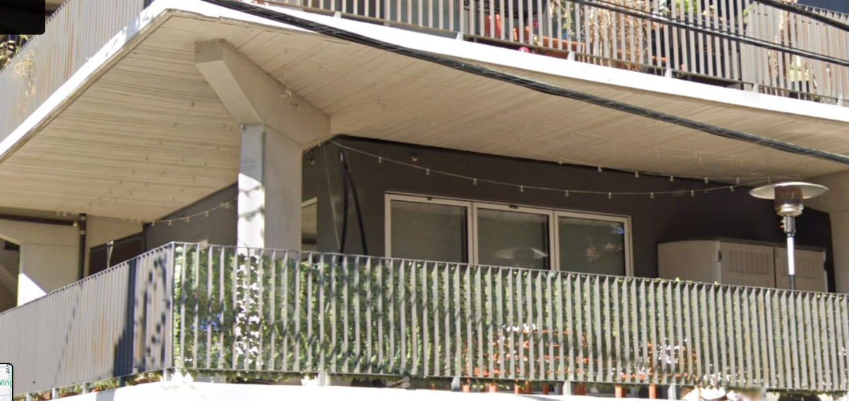 Stylish 2BR Apartment with Private Elevator Entry & Wrap-Around Balcony in Luxury Building with Prem - Photo 1