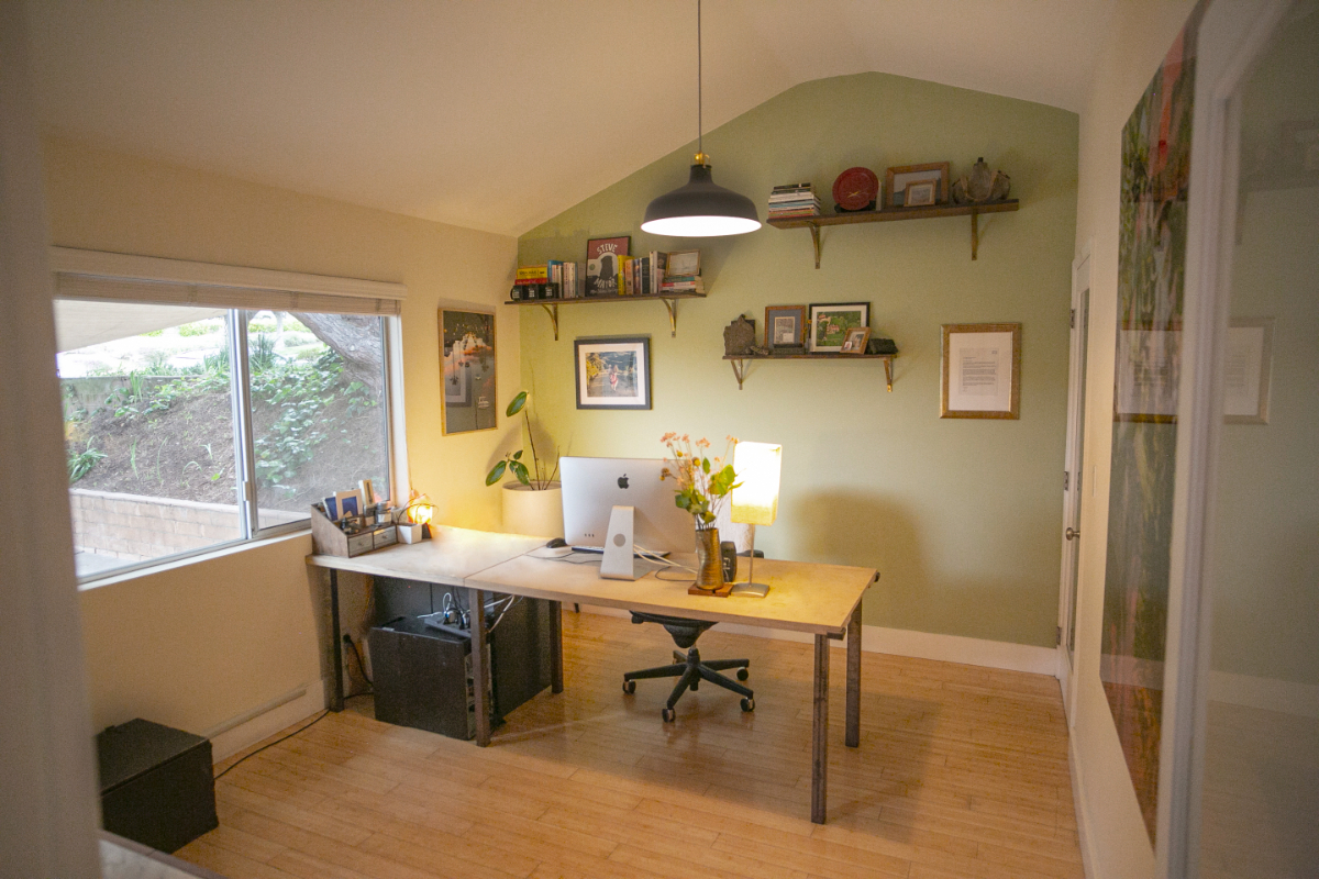 Beautiful remodeled 3 bedroom 2 bath home with great indoor/outdoor flow. - Photo 4